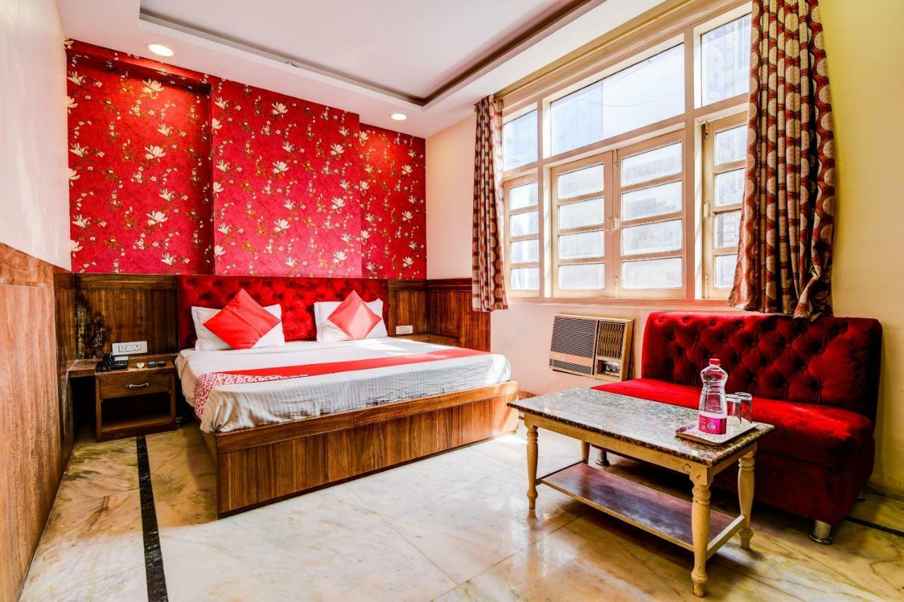 Rahul Palace By Golden Tree Near Metro Station And Ajmal Khan Market New Delhi Exterior photo